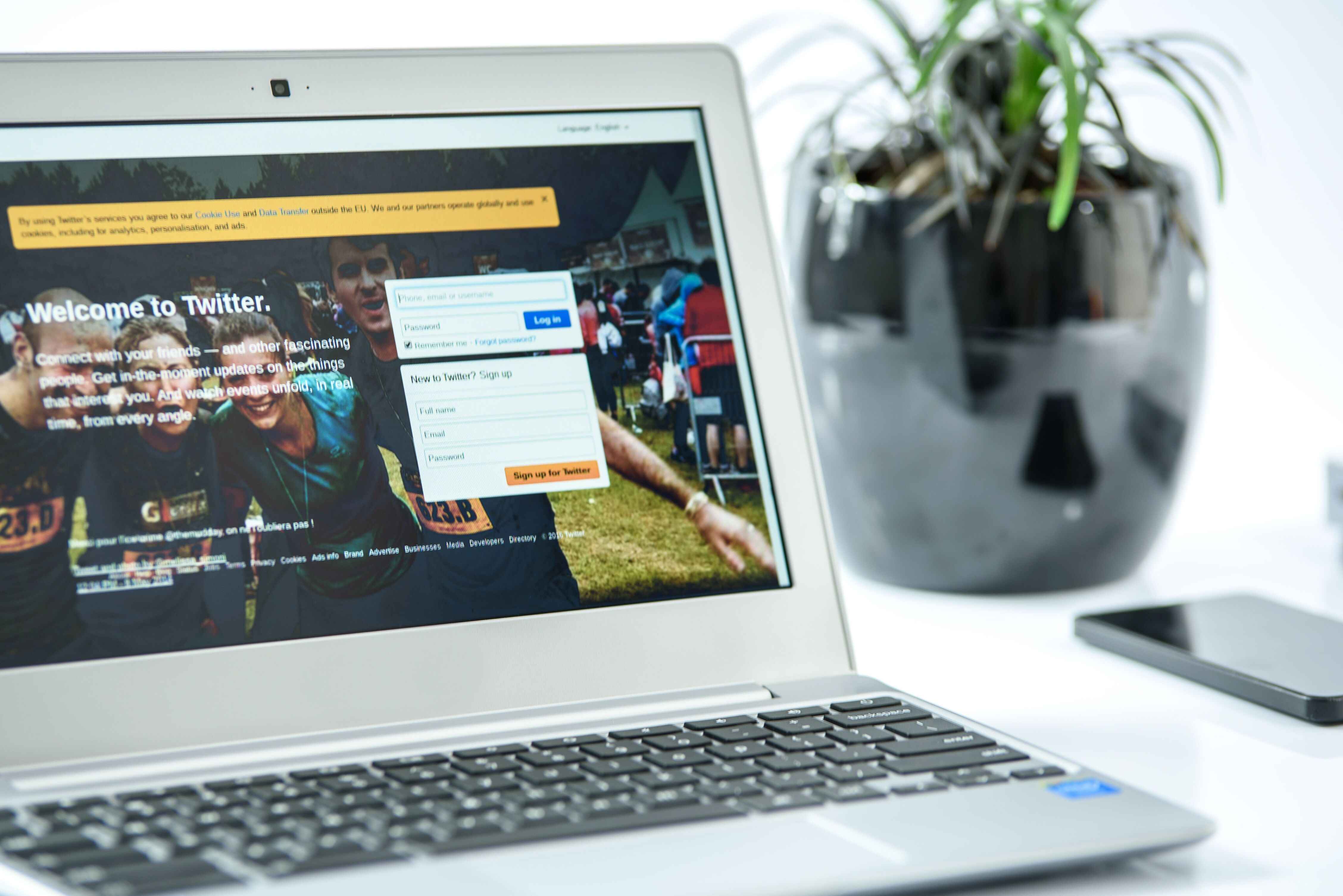Why Your B2B Exhibition Landing Page Must Be a Content Asset, Not Just an Information Page