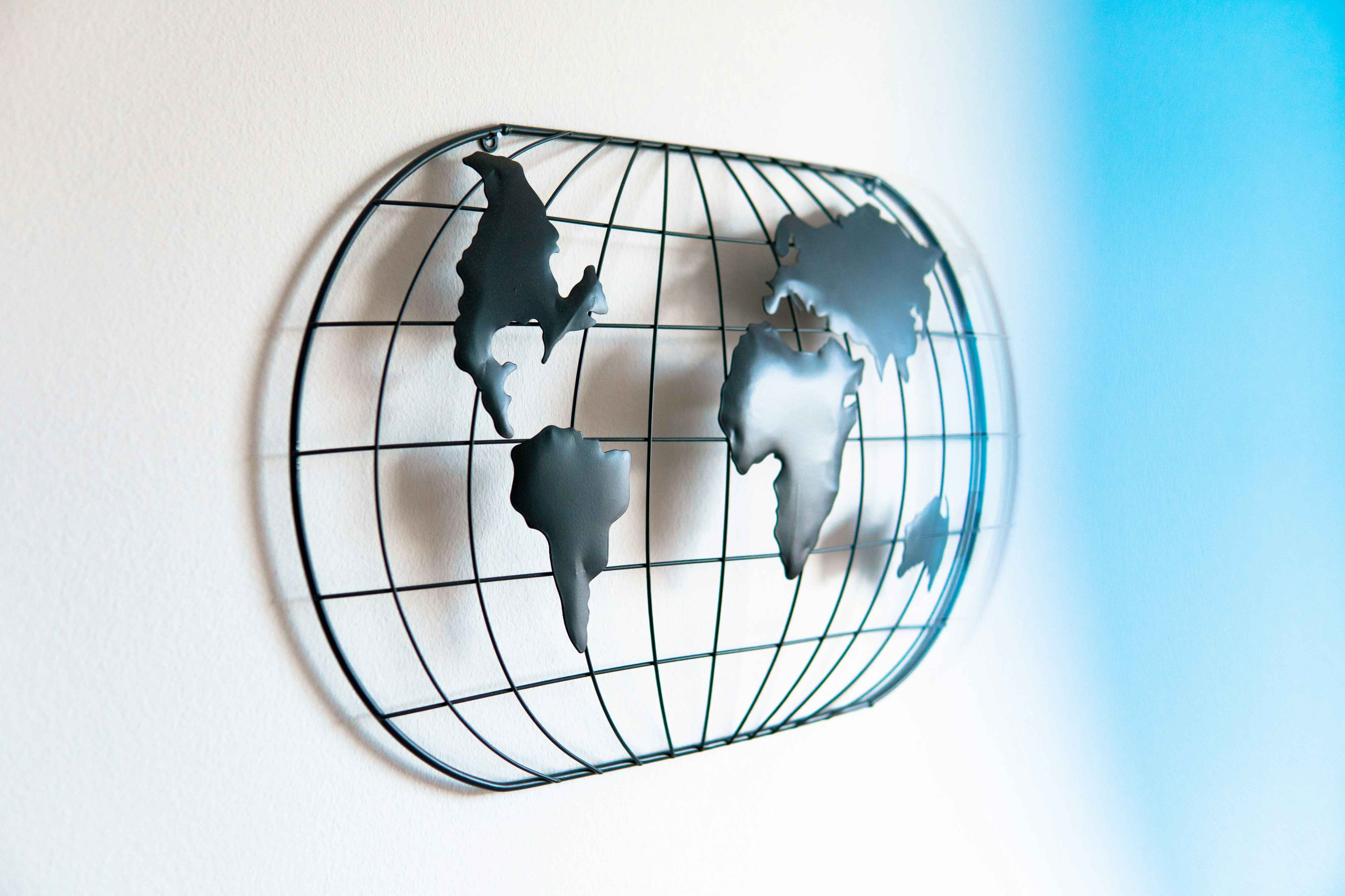 The Complete Guide to Technical Documentation Localization: 10 Core Principles for High-Tech Companies Going Global