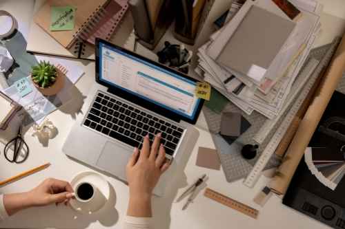 From Patchwork to Professional: Content System Building for the B2B Evaluation Phase